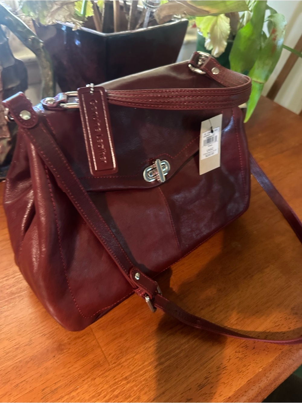 Wilson’s leather crossbody or shoulder bag - Picture 3 of 8